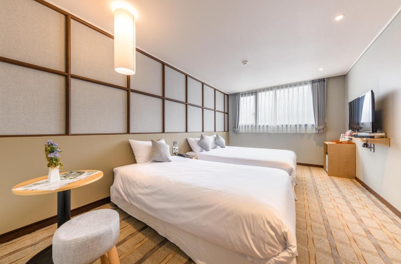 Shin Shin Hotel Cheonjiyeon Seogwipo Bagian luar foto
