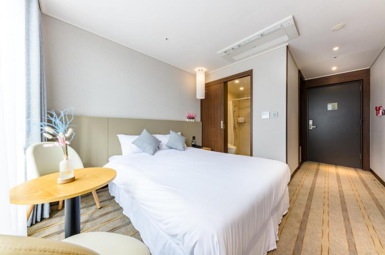 Shin Shin Hotel Cheonjiyeon Seogwipo Bagian luar foto