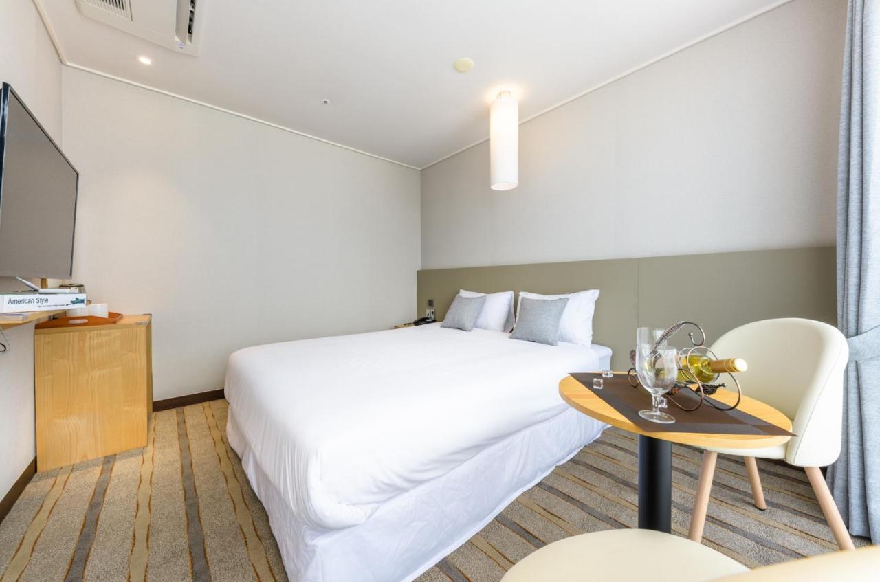 Shin Shin Hotel Cheonjiyeon Seogwipo Bagian luar foto